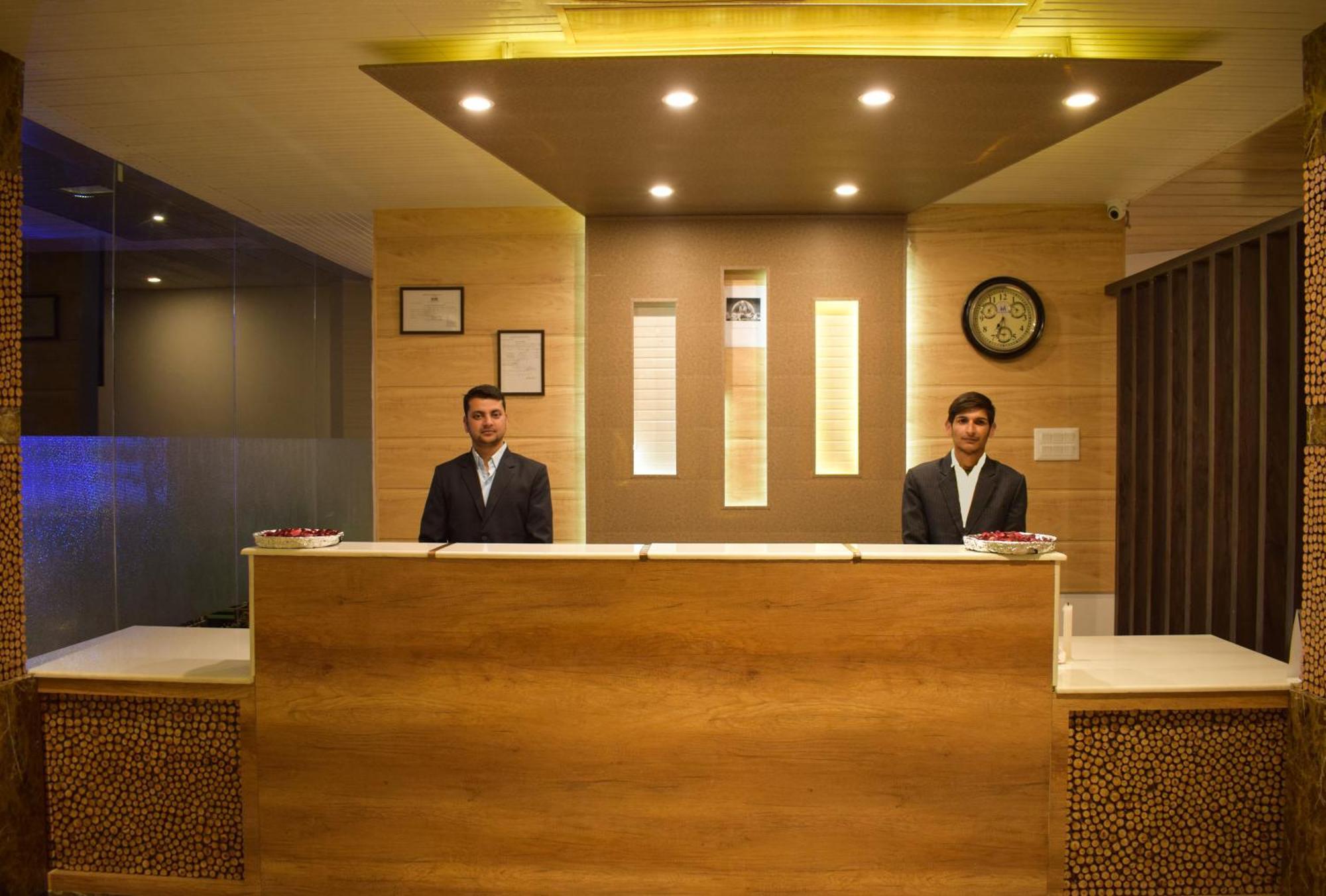 Valley View Resort Mashobra - Best Holiday Home For Vacations 심라 외부 사진